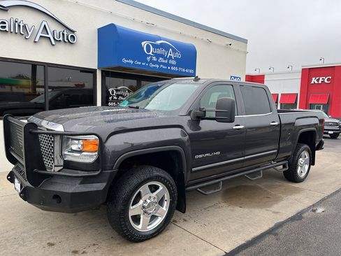Used 2015 GMC Sierra 2500 Denali w/ Duramax Plus Package image 2