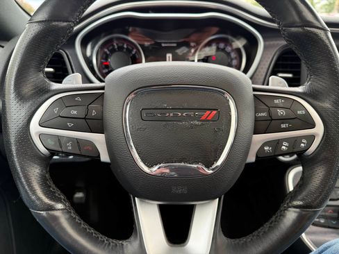 Used 2016 Dodge Challenger R/T Scat Pack w/ Leather Interior Group RWD image 23