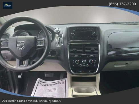 Used 2015 Dodge Grand Caravan SXT FWD image 17