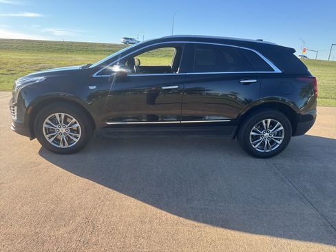 Used 2023 Cadillac XT5 Premium Luxury image 2