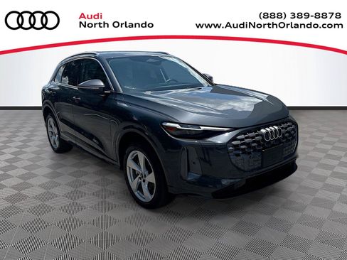 Certified 2025 Audi Q5 Premium AWD/4WD image 1