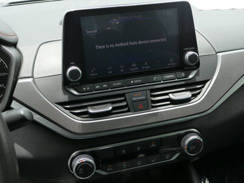 Used 2024 Nissan Altima 2.5 SR FWD image 18