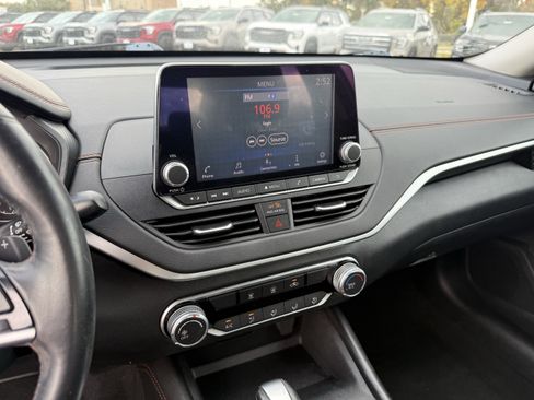 Used 2021 Nissan Altima 2.5 SR image 17