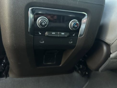 Used 2023 Chevrolet Tahoe LT w/ Luxury Package image 33