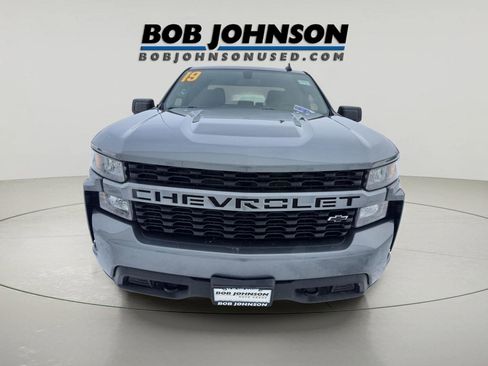 Used 2019 Chevrolet Silverado 1500 Custom w/ Custom Value Package image 2