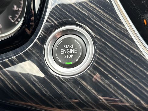 Used 2025 Cadillac XT6 Premium Luxury AWD/4WD image 29