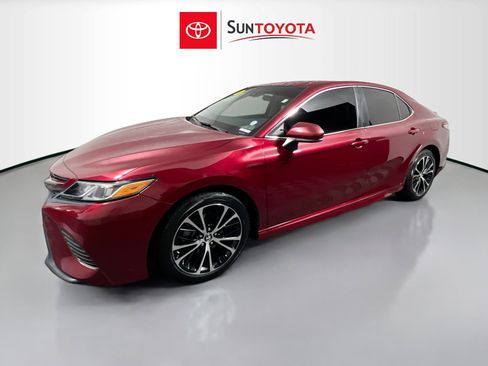 Used 2018 Toyota Camry SE image 9