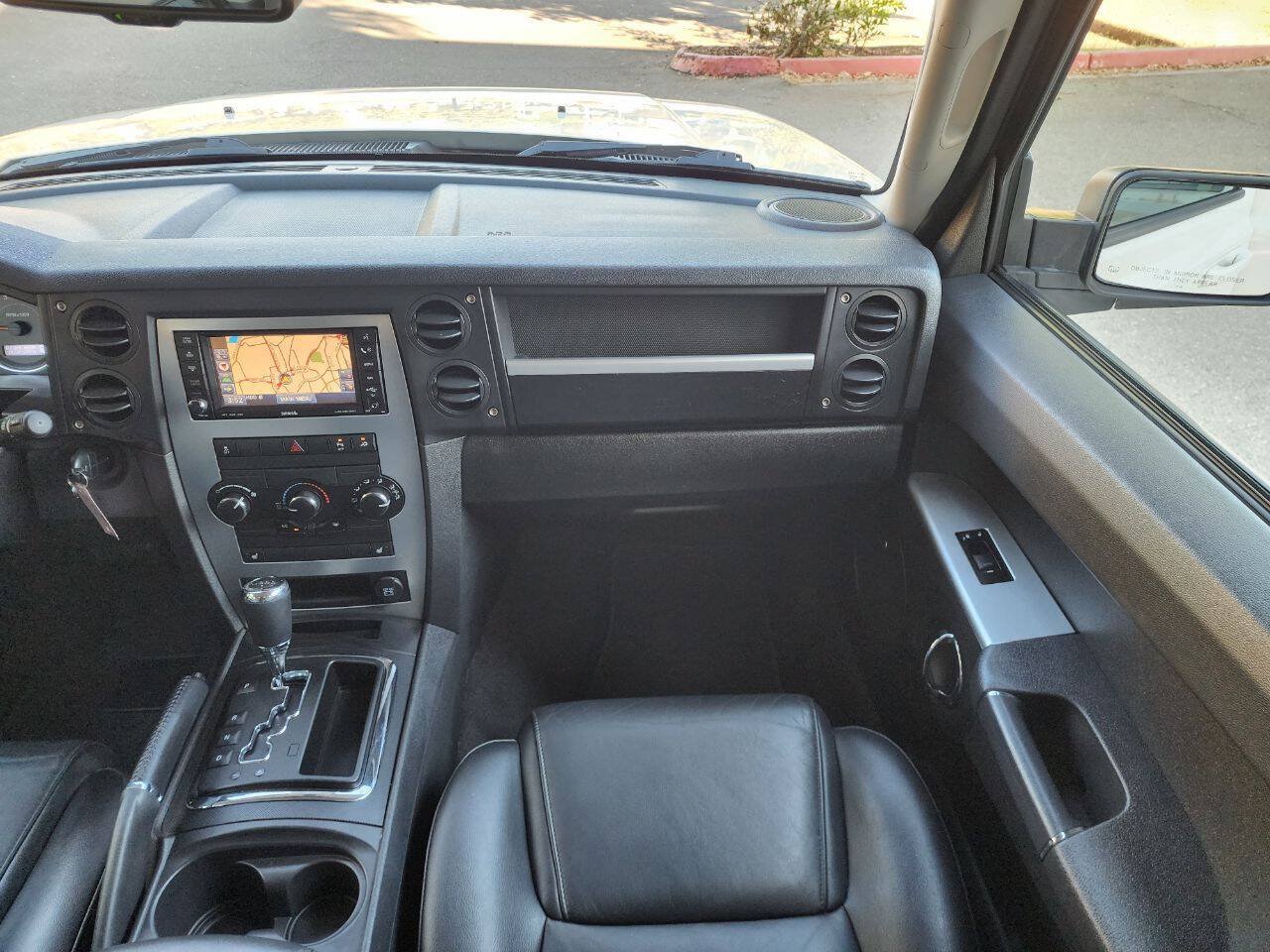 Used 2010 Jeep Commander Sport w/ Sun/Sound Group RWD image 38