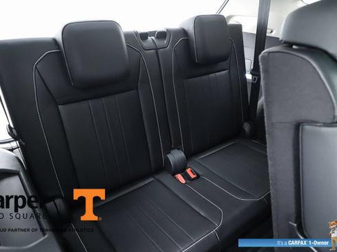 Used 2024 Volkswagen Tiguan SE w/ Panoramic Sunroof Package FWD image 39
