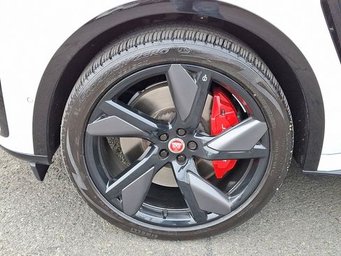 Used 2022 Jaguar F-PACE SVR image 9