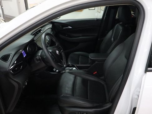 Used 2023 Buick Encore GX Essence w/ Experience Buick Package AWD/4WD image 9
