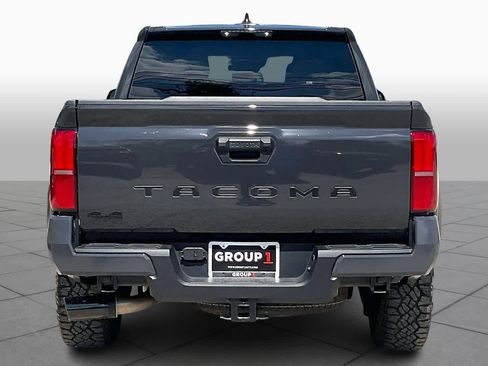 Used 2025 Toyota Tacoma TRD Sport image 5