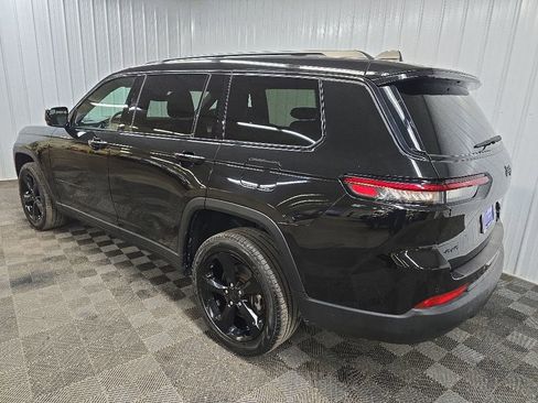 Used 2024 Jeep Grand Cherokee L Limited w/ Black Appearance Package AWD/4WD image 9