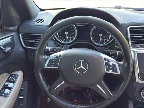 Used 2015 Mercedes-Benz GL 450 4MATIC image 31