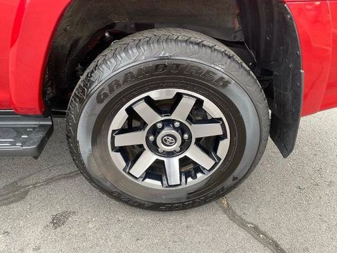 Used 2024 Toyota 4Runner TRD Off-Road Premium image 30