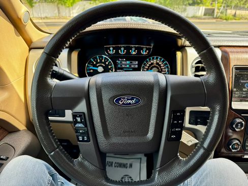 Used 2014 Ford F150 Lariat w/ Equipment Group 502A Luxury AWD/4WD image 9