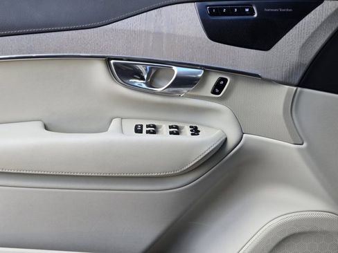 Used 2025 Volvo XC90 T8 Ultra w/ Protection Package Premier image 23