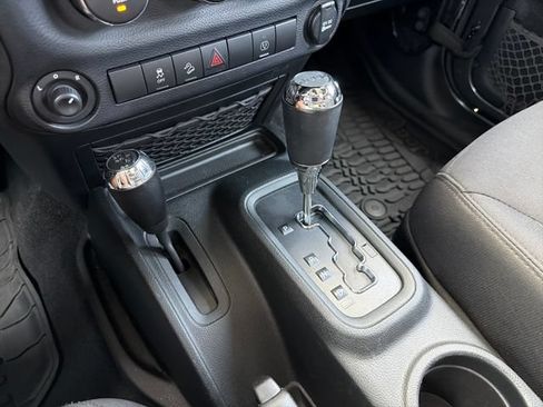 Used 2017 Jeep Wrangler Unlimited Sport AWD/4WD image 16
