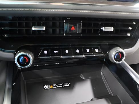 New 2026 Chevrolet Suburban Premier AWD/4WD image 10