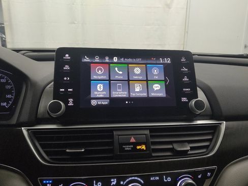 Used 2018 Honda Accord Touring image 25