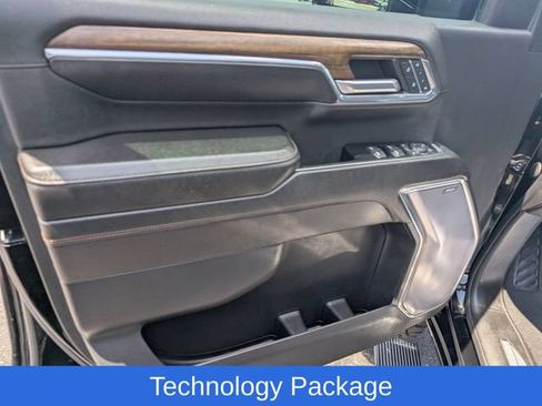Used 2024 Chevrolet Silverado 2500 High Country w/ Technology Package AWD/4WD image 15