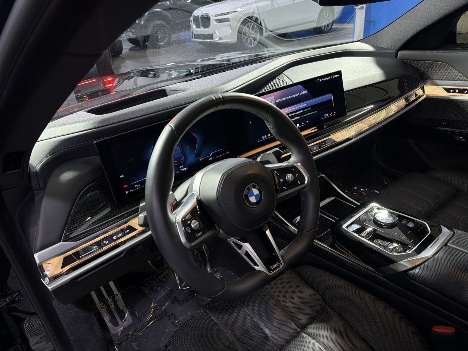 Used 2023 BMW 740i w/ Parking Assistance Package RWD image 18