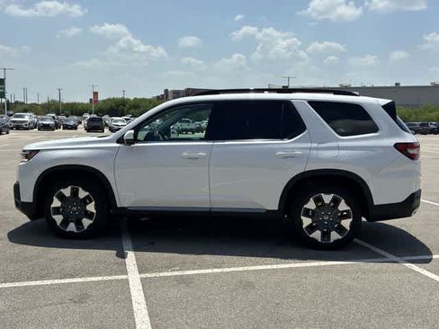 Used 2026 Honda Pilot Elite image 3