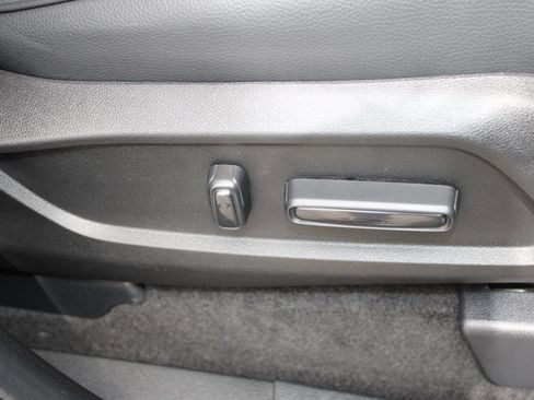 Used 2025 Honda Pilot Black Edition image 45