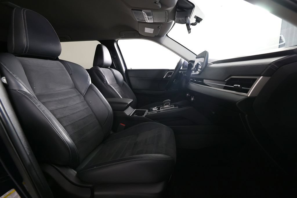 Used 2023 Mitsubishi Outlander SE FWD image 10