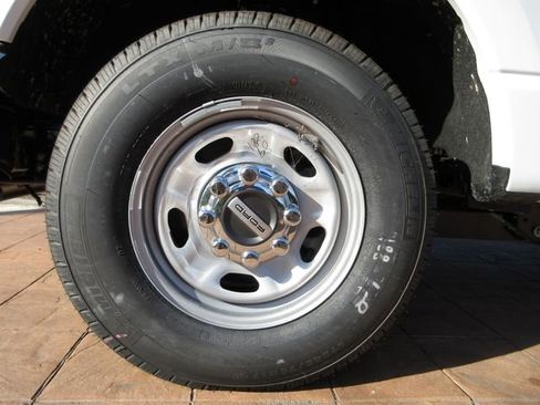 New 2026 Ford F250 XL w/ XL Chrome Package RWD image 8