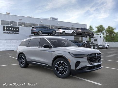 New 2026 Lincoln Nautilus Premier AWD/4WD image 7