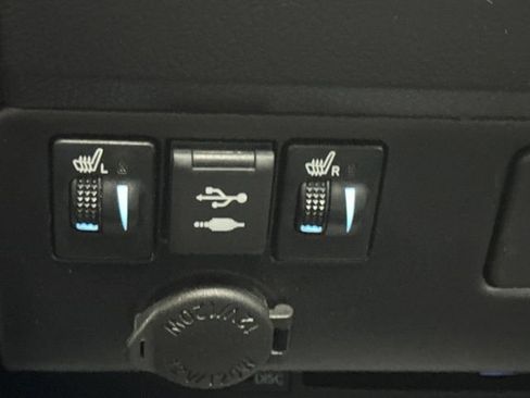 Used 2018 Toyota Sienna SE FWD image 7