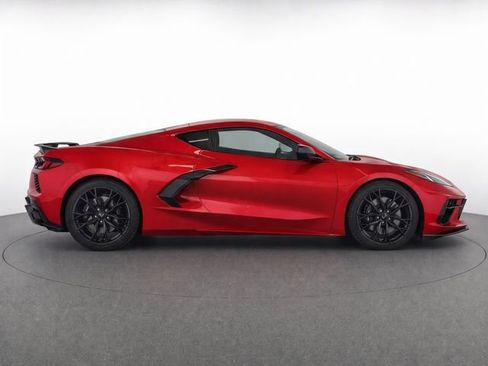 Used 2025 Chevrolet Corvette Stingray Coupe RWD image 4