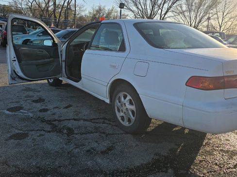 Used 2000 Toyota Solara SE image 10