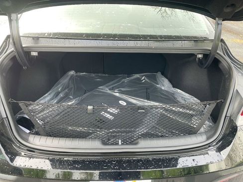 New 2025 Hyundai Elantra Limited image 50