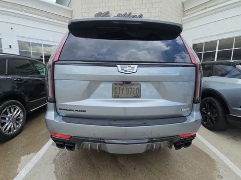 Certified 2024 Cadillac Escalade V w/ LPO, ONYX Package AWD/4WD image 8