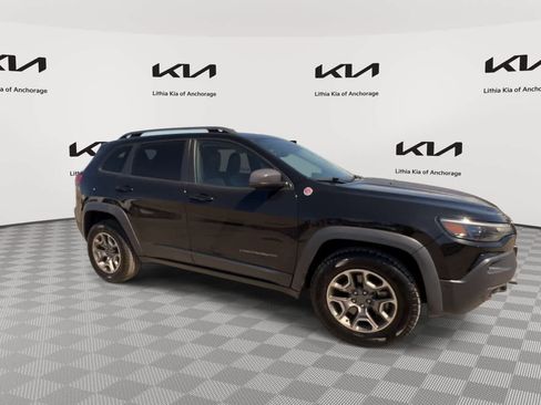 Used 2020 Jeep Cherokee Trailhawk w/ Technology Group AWD/4WD image 2
