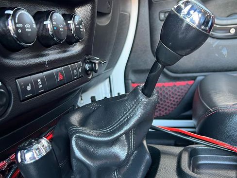 Used 2017 Jeep Wrangler Rubicon image 27