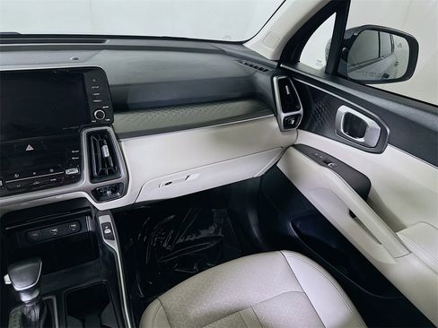Used 2022 Kia Sorento S image 20