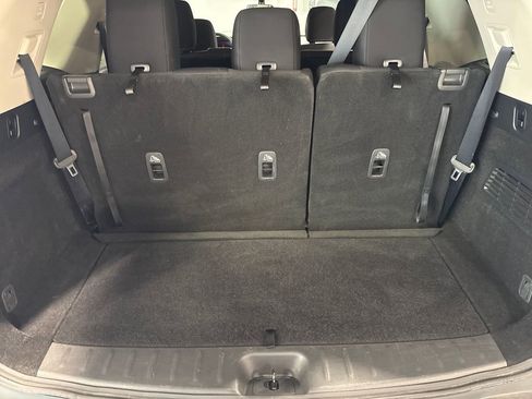 Used 2025 Nissan Pathfinder SV AWD/4WD image 41