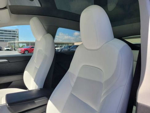 Used 2024 Tesla Model Y Long Range AWD/4WD image 15