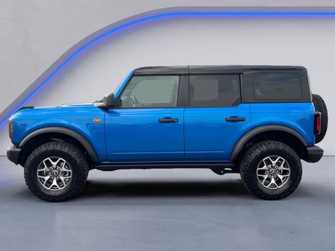 Used 2025 Ford Bronco Badlands image 11