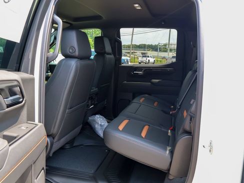 New 2026 GMC Sierra 1500 AT4 w/ AT4 Premium Package AWD/4WD image 9