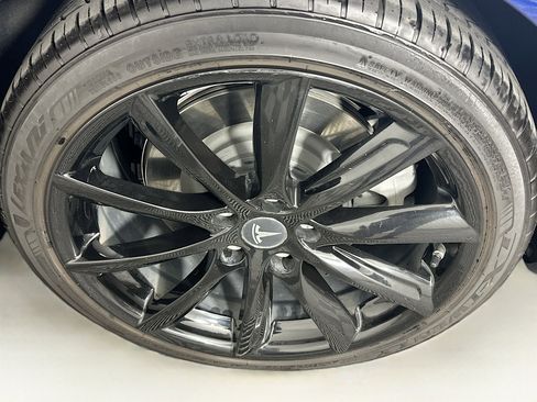 Used 2018 Tesla Model 3 Mid Range image 11