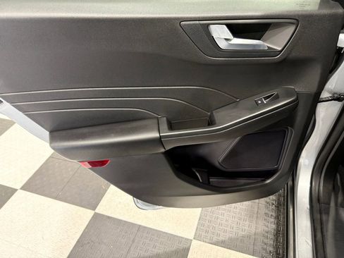 Used 2024 Ford Escape Platinum AWD/4WD image 20