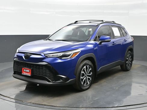 Used 2024 Toyota Corolla Cross SE image 2