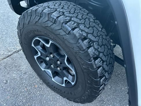 Used 2023 Jeep Wrangler Unlimited Rubicon 4xe w/ Dual Top Group image 21