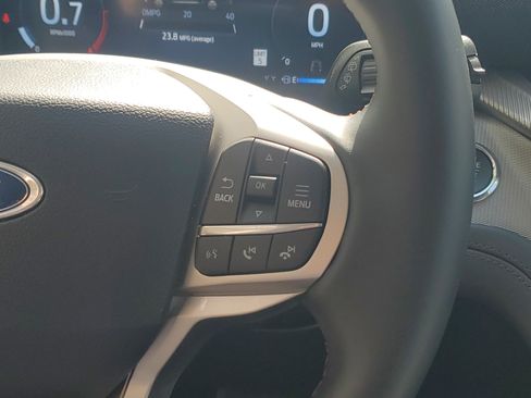 Used 2025 Ford Explorer Active RWD image 28