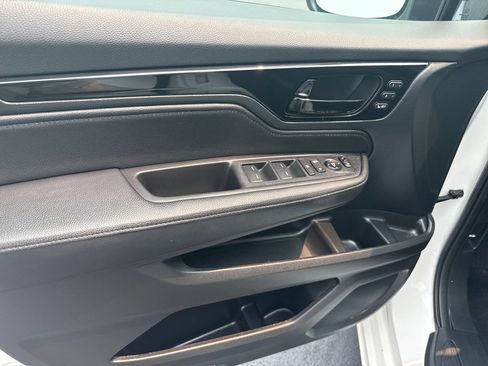 Used 2023 Honda Odyssey Touring image 9