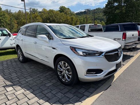 Used 2018 Buick Enclave Avenir w/ Trailering Package AWD/4WD image 3